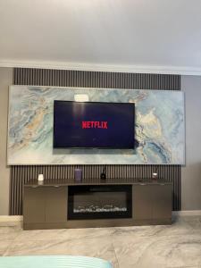 Silver studio at just 8 minutes distance of center