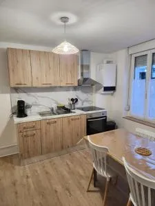 Appartement meublé 6 personnes à deux pas du centre-ville - Chamouilley
