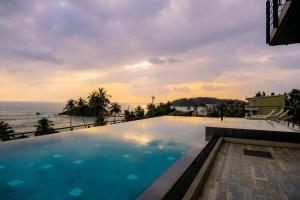 Somerset Mirissa Blue - Pool on the rooftop, Mirissa