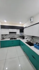 Aerial Abode Penthouse - Mājra