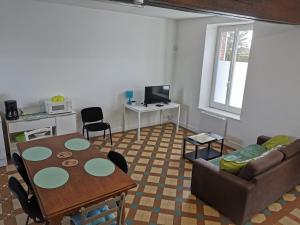 Maisons de vacances LPE Maison Gite proche Illiers Combray : photos des chambres