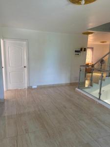 Casa amplia 2 plantas - Parking Privado