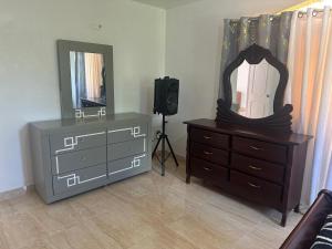 Casa amplia 2 plantas - Parking Privado