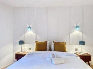 Urban Elite YourHostHelper