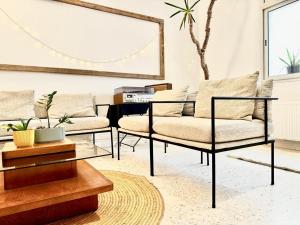 96 Sqm last floor shared apartment