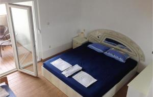 Cozy Apartment In Pirovac With Wifi