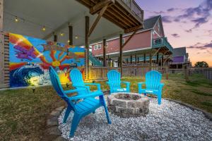 FlipFlop 5BR Beach Escape Hot Tub Games and Fenced Yard