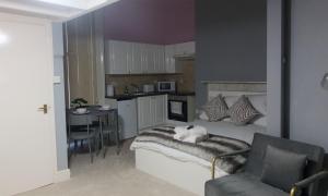 Studio Apartment - The Pearl