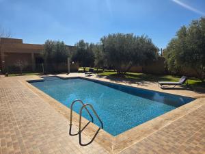 Villa privée 3 Marrakech piscine chauffée en option sans vis à vis pour famille