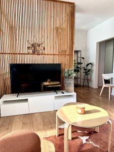 Comfy studio, private parking, smart check in