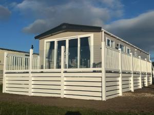 Clearwater View - Stunning sea views from large deck