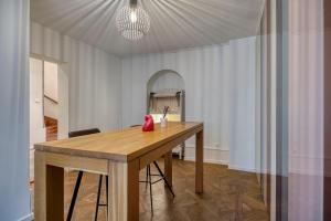 Maisons d'hotes Bedroom 1 - Elegance & Comfort - COLIVING Historic House : photos des chambres