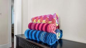 Sand to Sea Beachfront 3BR, Direct Access, Outdoor Bar & Grill