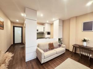 Cozy home-West lake front-Amazing view