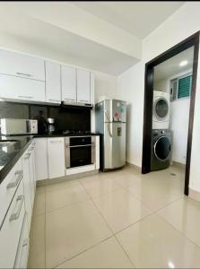 1PE-AL Apartamento de 1 alcoba frente al mar con Aire acondicionado, Piscina y Wifi