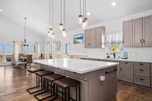 BV Coastal luxury Huge 4 bedroom home and Boardwalk to the Beach 5793 - Ubytování bez kategorie ve městě Port Aransas