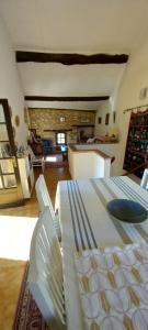 Maisons de vacances Gite de la Tarabelle, maison entiere avec grand patio et SPA a la campagne : photos des chambres