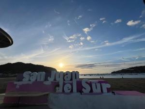 Buena Onda Backpackers