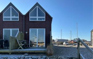 2 Bedroom Awesome Home In Glesborg