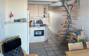2 Bedroom Awesome Home In Glesborg