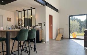 Maisons de vacances Pet Friendly Home In Valaurie With Wifi : photos des chambres