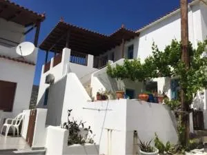 Relax with a view - Batsi