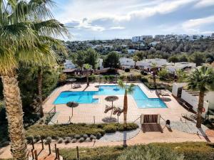 Las Colinas Golf Residences