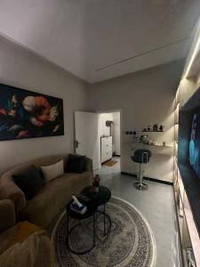 Modern Featured Hotel Studio