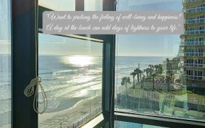 Oceanside inn Daytona Beach right on the sand#711