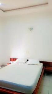 Disponible a fidjrosse belle villa meublée avec jardin et piscine a fidjrosse plage 5mn de l'école Manoel talon - Cadjèhoun