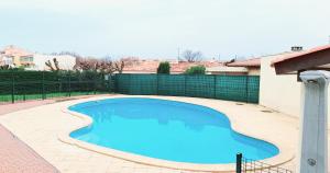 Appartement T2 piscine et parking