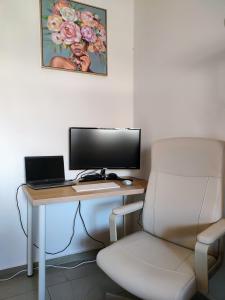 Déjà Blue Apartment Kyklades BC7 - workspace, pool, gym, nearby beach