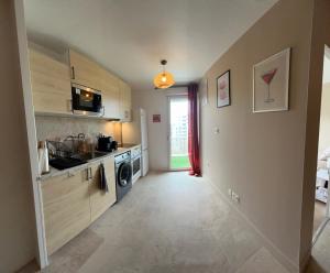 Appartements Large bright T4, tram, parking : photos des chambres