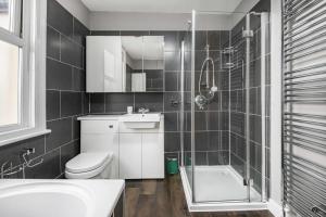 Meadvale - Lovely 3 Bed Victorian House