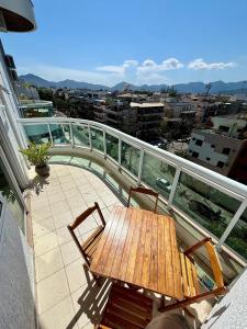 Apartamento duplex com piscina frente mar Recreio