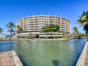 sea side at the sails