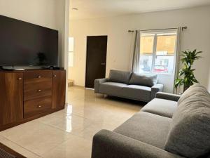 Casa con Alberca y Seguridad Garantizada