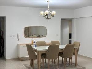 fully furnished apartment with 3 Rooms & 3 Bath in Rehab City