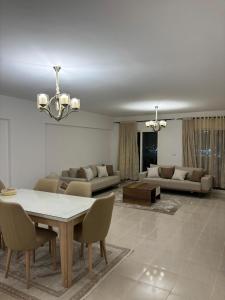 fully furnished apartment with 3 Rooms & 3 Bath in Rehab City