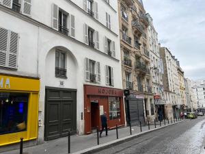 Cozy Montmartre apartment with views over rooftops