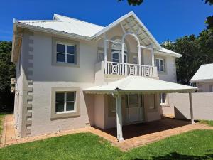 Caribbean Estate Guest House B11