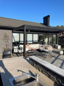 Topp modern Villa 200m från havet nära centrum och natur