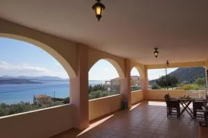 Seaside Serenity - Pappadhiánika