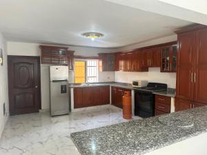 Casa amplia 2 plantas - Parking Privado