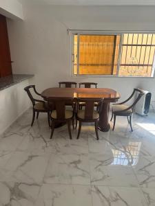 Casa amplia 2 plantas - Parking Privado