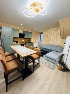 Appartements Appartement Murol neuf calme, centre village, vue Chateau : photos des chambres