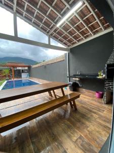 Casa espaçosa com piscina em Ubatuba