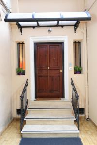 Fotofever Apt, two bedrooms with air conditioned in elegant shopping area, close to Vatican City