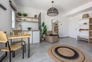 Magma Milos Studios III