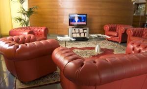 Shared lounge/TV area
